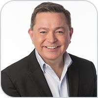 Headshot of business man Steve McMillan